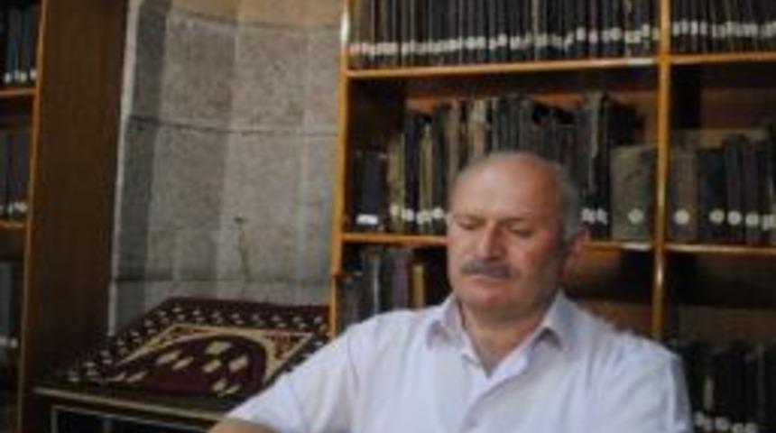 Evlerinde Eski Kitap Bulunduranlara Bağış &Ccedil;ağrısı