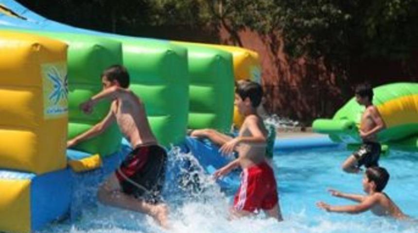 &Ccedil;ocuklar su eğlence merkezi ile tanıştı