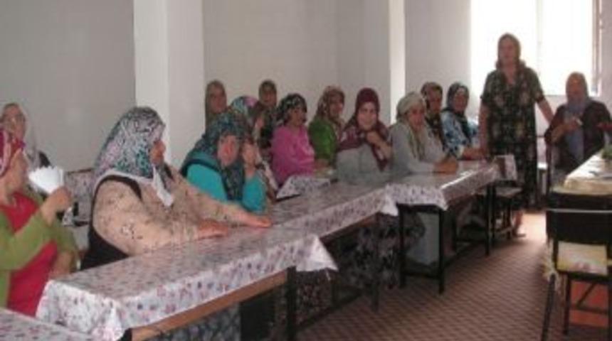 Giresun Halk Eğitim Merkezi M&uuml;d&uuml;rl&uuml;ğ&uuml; Tarafından Aile İ&ccedil;i İletişim Semineri D&uuml;zenlendi