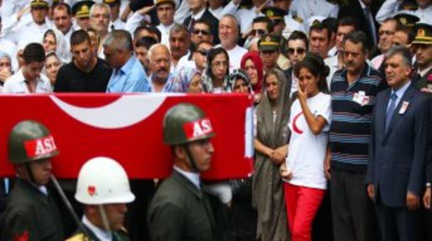 Şehit Er, Son Yolculuğuna Dualarla Uğurlandı