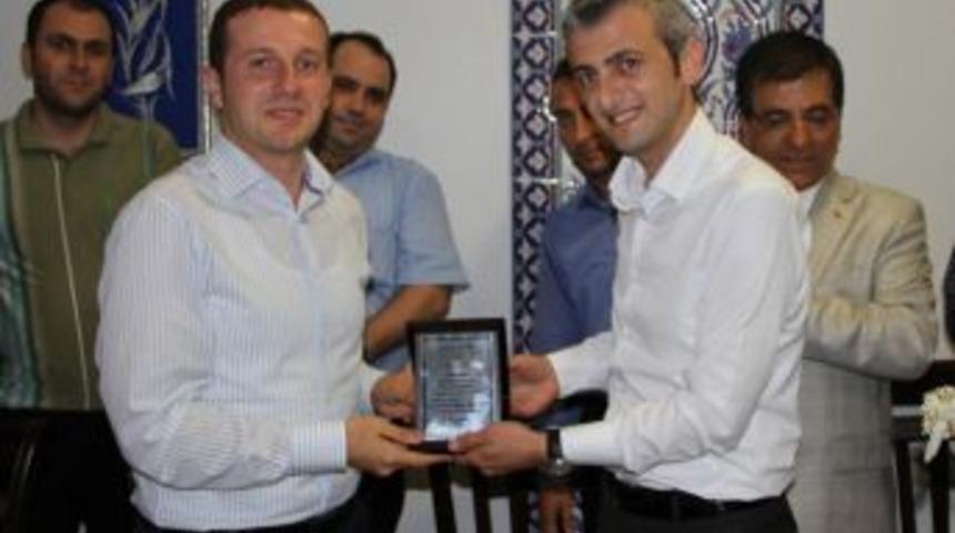 Ak Parti Bursa Gen&ccedil;lik Kolları&rsquo;nda G&ouml;rev Değişimi