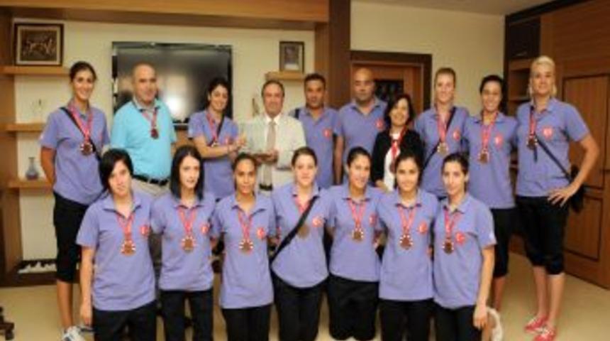 Akdeniz &Uuml;niversitesi Bayan Hentbol Takımı Avrupa 3.&rsquo;s&uuml; Oldu