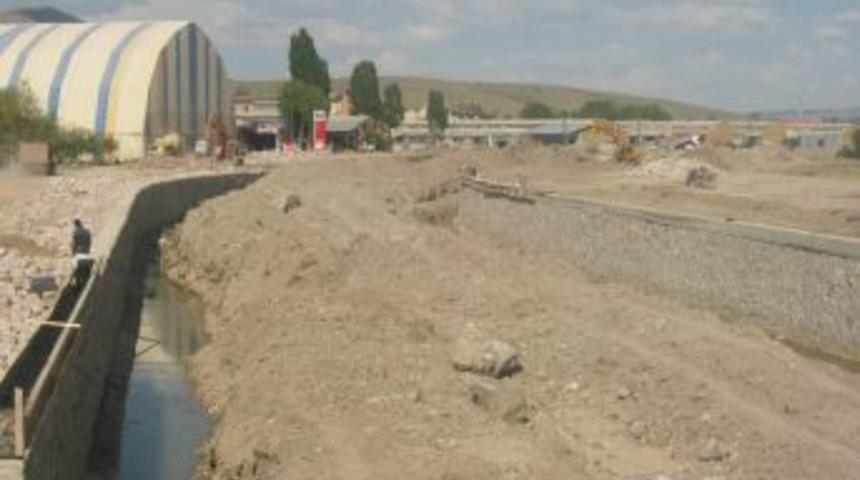 Kelkit &Ccedil;ayı'nı Islah &Ccedil;alışmaları Hızlandı