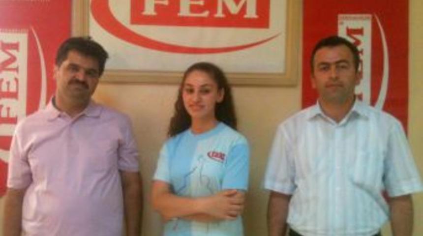Hakkari FEM, Il Birincisi &Ccedil;ıkarmanın Sevincini Yaşıyor