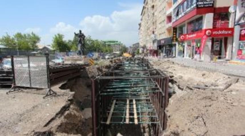 &lsquo;atık Su Arıtma Tesisi Projesi&rsquo;nin Şehir Merkezi Etabı B&uuml;y&uuml;k Bir Titizlik İ&ccedil;erisinde Y&uuml;r&uuml;t&uuml;l&uuml;yor&hellip;