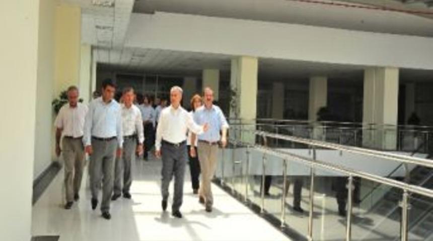 Başkan Uzun, İl&ccedil;edeki K&uuml;lt&uuml;r Merkezlerini Gezdi