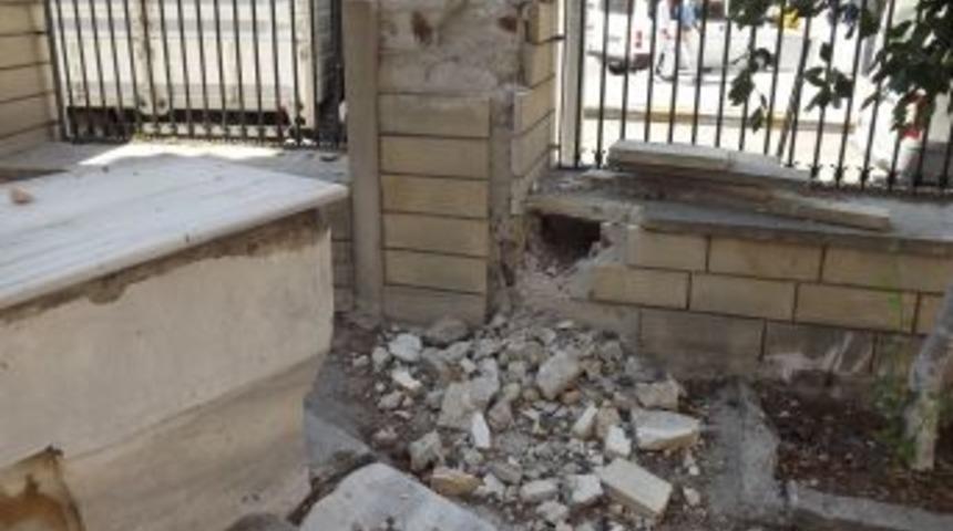 Restorasyona Alınan 559 Yıllık Tarihi Fatih Camii Kaderine Terk Edildi