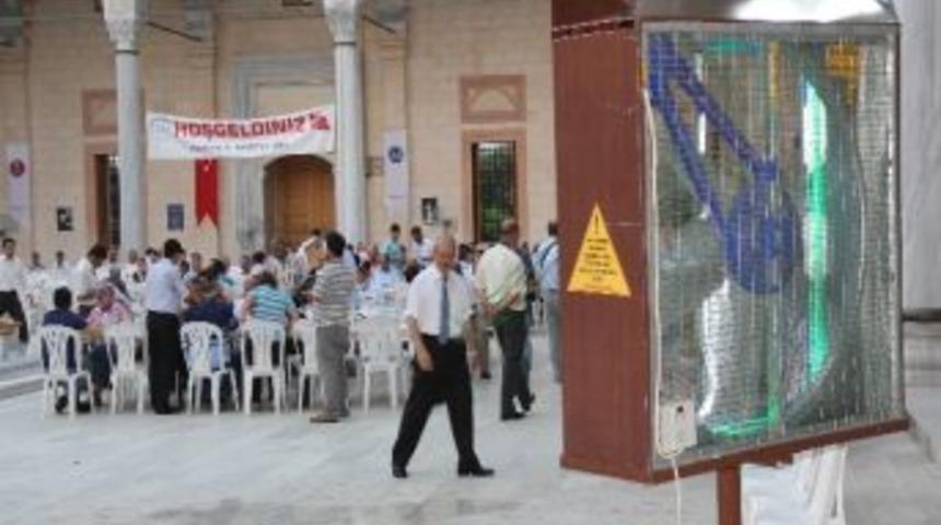 İftarda Dev Vantilat&ouml;rl&uuml; Serinlik