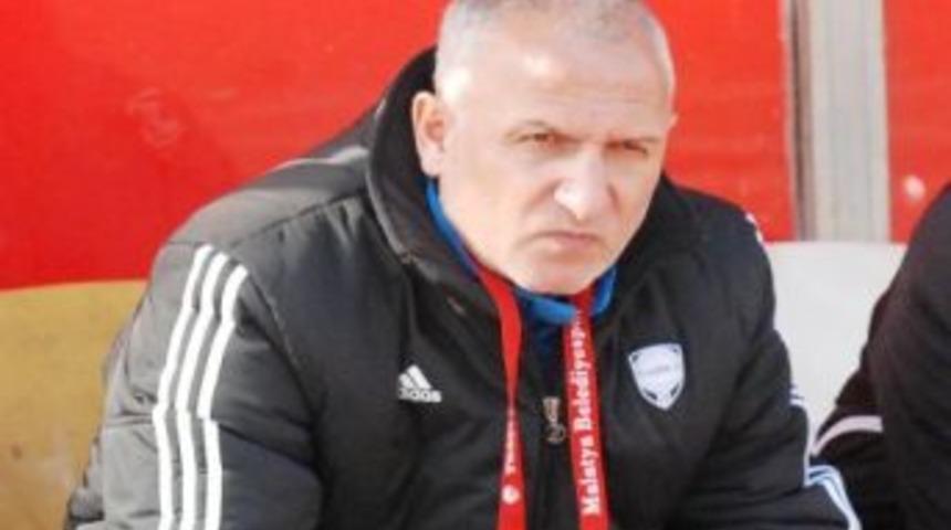 Batman Petrolspor Teknik Direkt&ouml;rl&uuml;ğ&uuml;ne Nihat Balan Getirildi