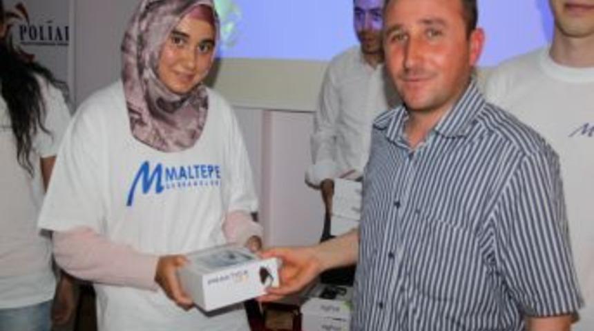 SBS Ve LYS&rsquo;de Derece Yapan &Ouml;ğrenciler Tablet Bilgisayarla &Ouml;d&uuml;llendirildi