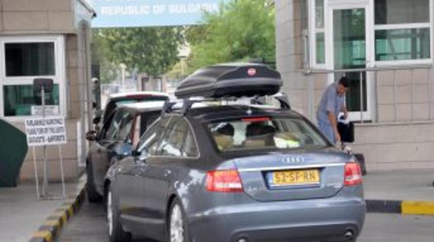 Tatilini Tamamlayan Gurbet&ccedil;iler D&ouml;n&uuml;ş Yoluna Ge&ccedil;ti