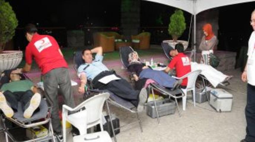 Ramazan Eğlencelerine Katılan Başkentlilerden Kızılay'a Kan Bağışı