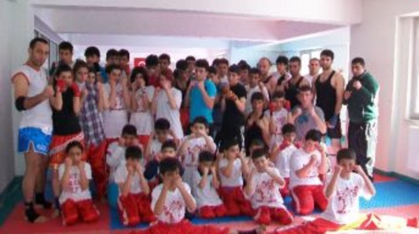 Emre Şahin&rsquo;den Bronz Madalya