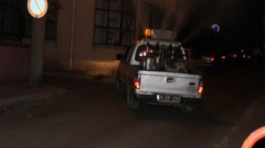 Belediye Haşerelere Karşı İla&ccedil;lama Yapıyor