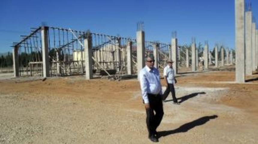 G&ouml;ksun Canlı Hayvan Pazarı Inşaatı Devam Ediyor