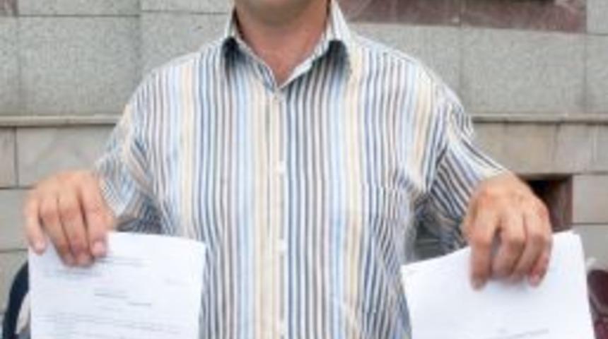 K&ouml;peğini Araba &Uuml;zerinde Dolaştırdı, 406 Lira Ceza Yedi