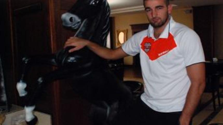 Adanasporlu Tolgahan: S&uuml;per Lige &Ccedil;ıkmak I&ccedil;in Taraftar Desteğine Ihtiyacımız Var