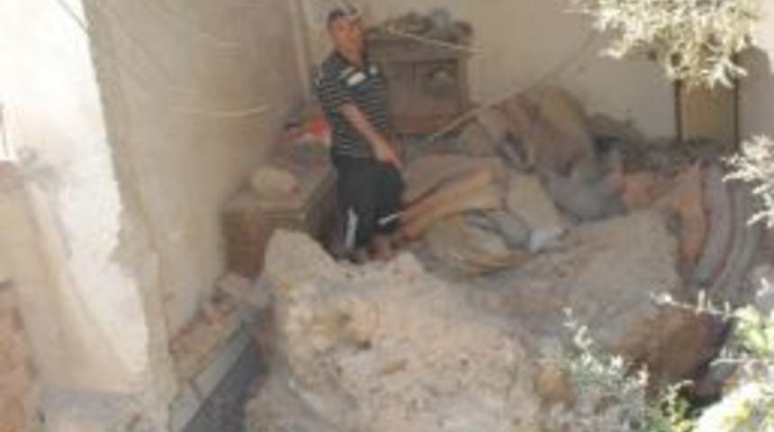 4 Tonluk Kayanın D&uuml;şt&uuml;ğ&uuml; Evin Sahibi Yardım Bekliyor