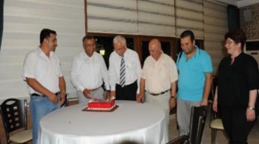 K&uuml;tahya Valisi'nden Basın Mensuplarına 'bayram' Pastası