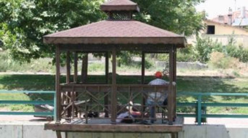 Beyşehir'de Parklarda Şekerleme Keyfi