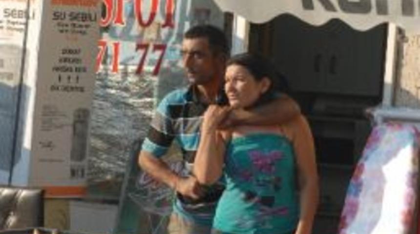 Eski Karısını Rehin Aldı