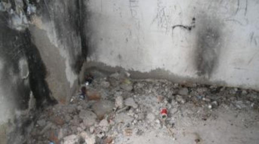 Kars&rsquo;ta Metruk Binalar Polis G&ouml;zetiminde