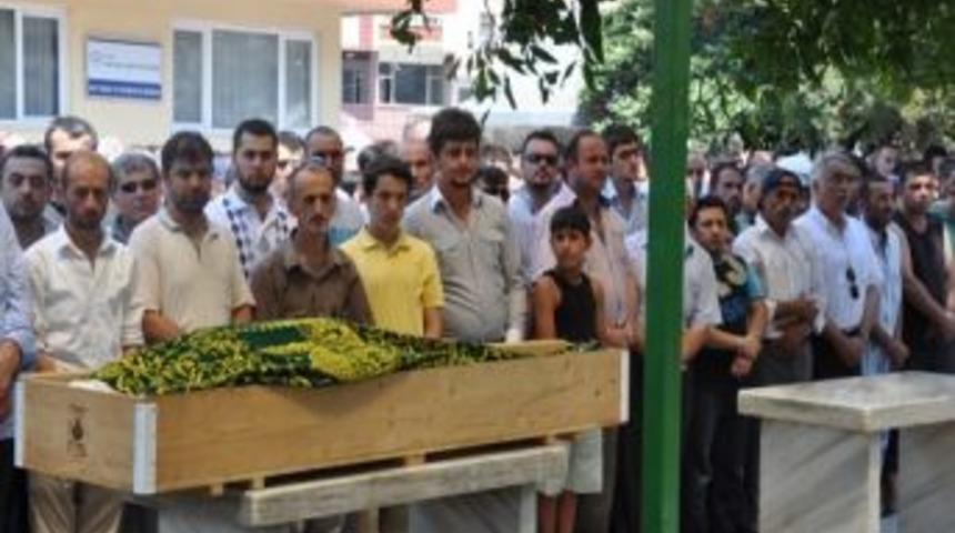 Kazada &Ouml;len Eski Muhtar Toprağa Verildi