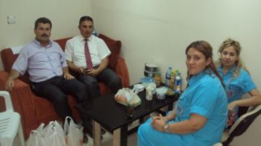 Sağlık Sen Kırıkkale Şubesi, İftar Sonrasında Sağlık&ccedil;ılara Ramazan Tatlısı İkram Ediyor