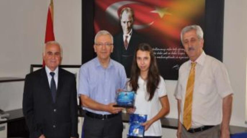 İneg&ouml;l'de Sbs Ve Lys Şampiyonlarına &Ouml;d&uuml;l