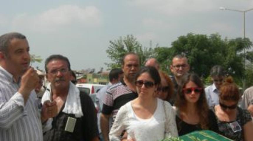 Halil Pişkin g&ouml;zyaşlarıyla toprağa verildi