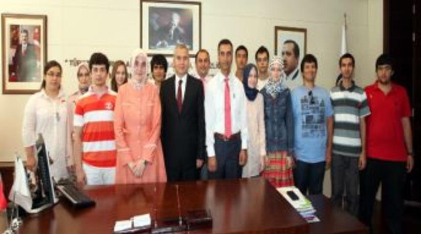 Başkan Zolan, LYS'de Derece Alan Servergazili Öğrencileri Ödüllendirdi