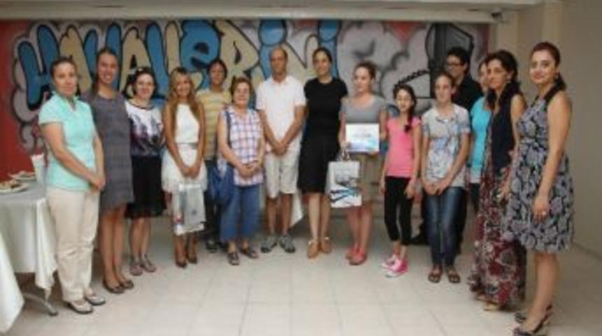 Aıesec&rsquo;li Gen&ccedil;ler: "karşıyaka Ve Karşıyakalıları &Ccedil;ok Sevdik"