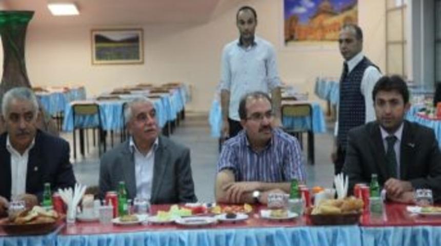 Rektör Prof. Dr. İrfan Aslan Stk Temsilcileri İle İftar Yemeğinde Bir Araya Geldi