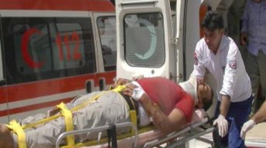 Minib&uuml;s Takla Attı: 4 Yaralı