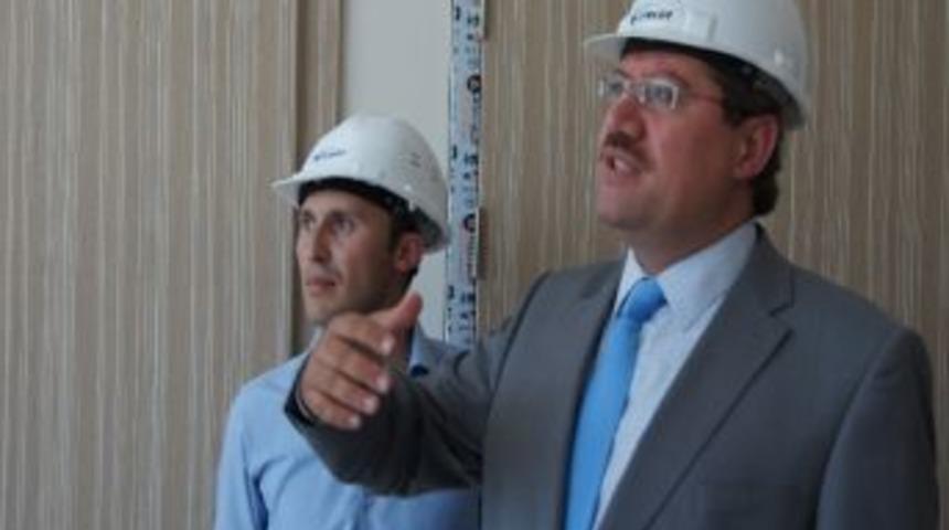 İl Sağlık M&uuml;d&uuml;r&uuml; Hastane İnşaatında İncelemelerde Bulundu