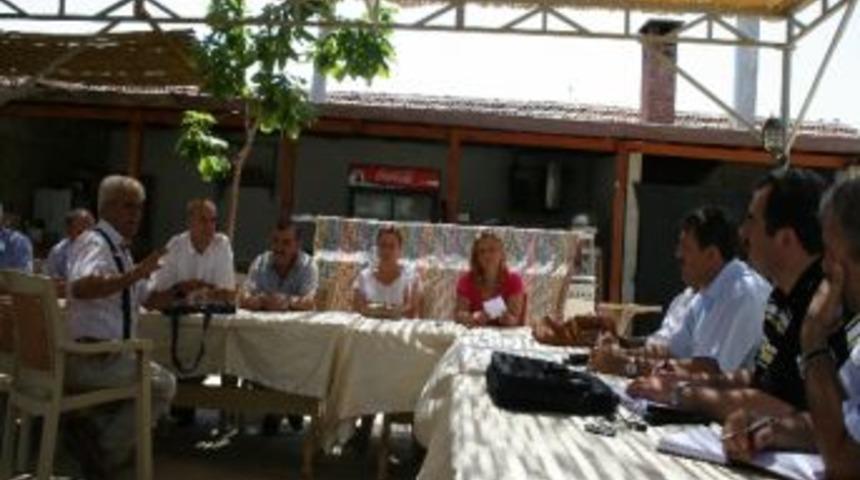 Ak Partili Erdem Didimli Muhtarları Dinledi