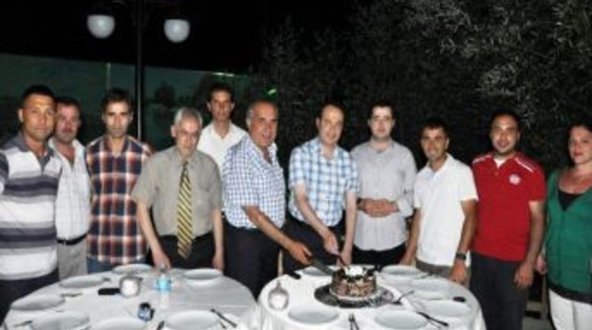 İl&ccedil;e İdarecileri Basın Bayramını Pasta Keserek Kutladı