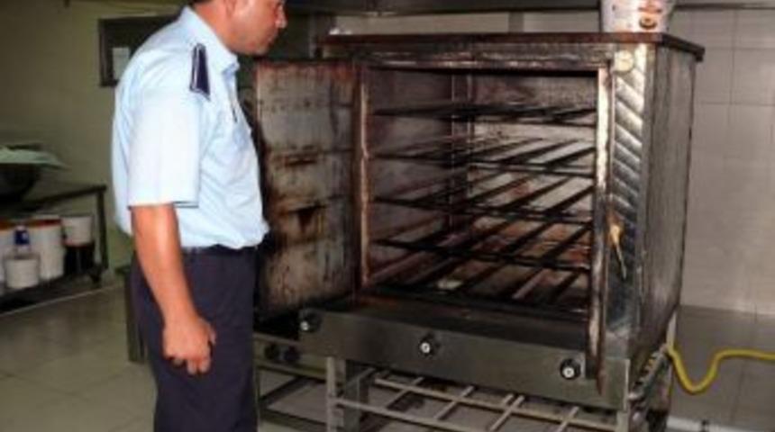 Bilecik Zabıtası Tatlıcıları Denetledi