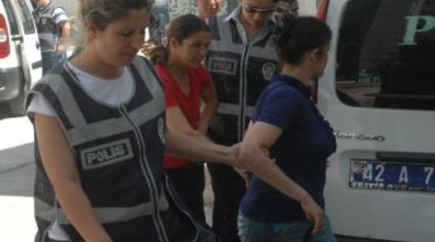 &lsquo;polisiz&rsquo; Diye Dolandırdılar Polise Yakalandılar