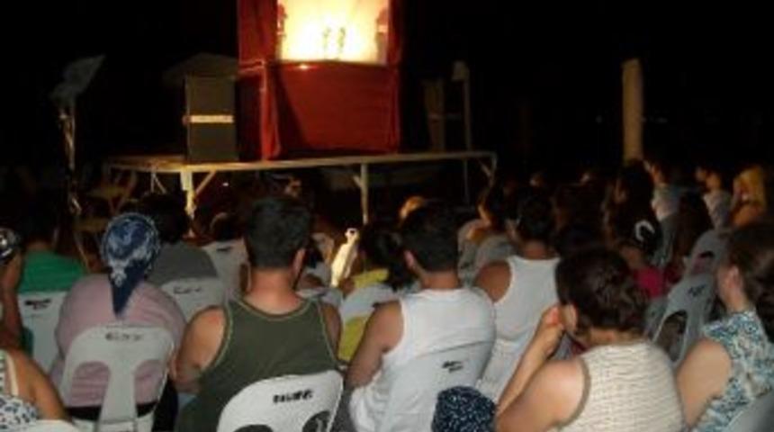 Sahilde 'g&ouml;lge Oyunu' Keyfi