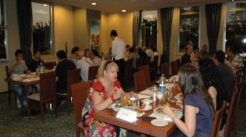 Hilton Otelden Basın Mensuplarına İftar Yemeği