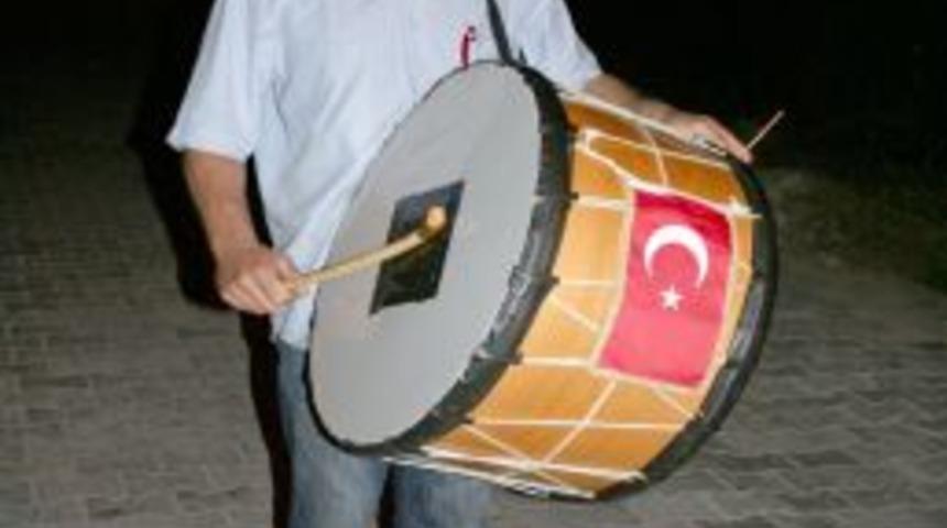 Sağır Ve Dilsiz Ramazan Davulcusu: İnsanları Sahura Kaldırmak Bana Huzur Veriyor