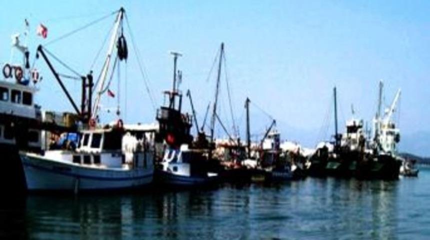 Aydın&rsquo;da Denizde Ka&ccedil;ak Avlanmaya G&ouml;z A&ccedil;tırılmıyor