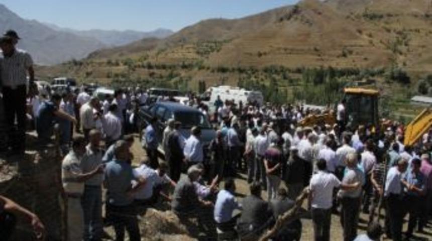 Başkan Kazandıoğlu'nun Babası Toprağa Verildi