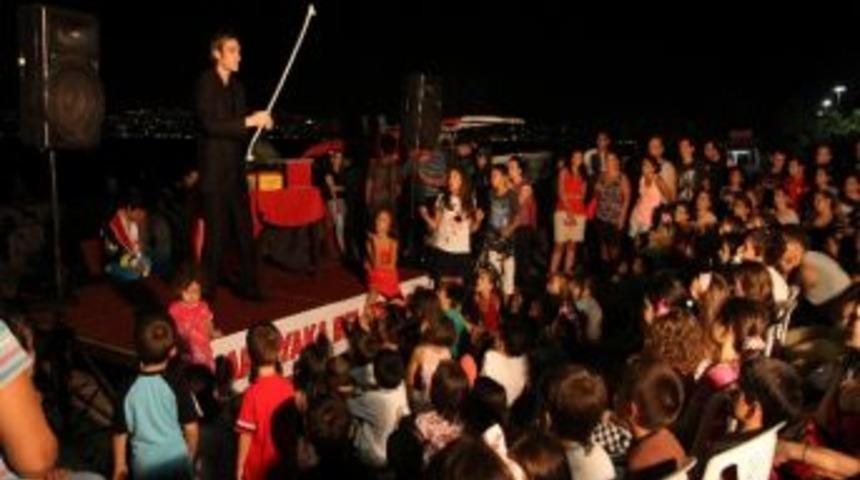 Karşıyaka Belediyesi'nin Ramazan Eğlencelerine İlgi Yoğun