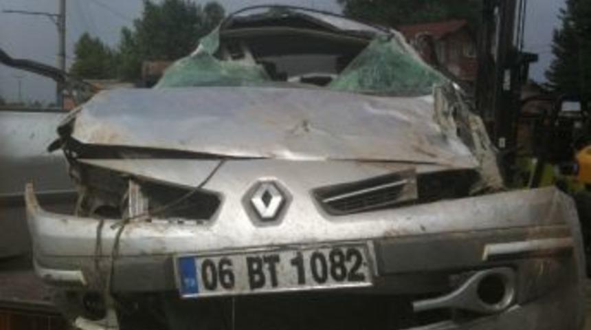 Sakarya&rsquo;da Trafik Kazası: 1 &Ouml;l&uuml;, 6 Yaralı