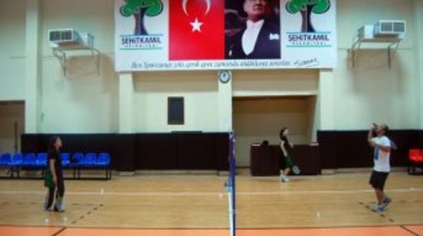 Yaz Okulu Öğrencileri “badminton” İle Tanıştı