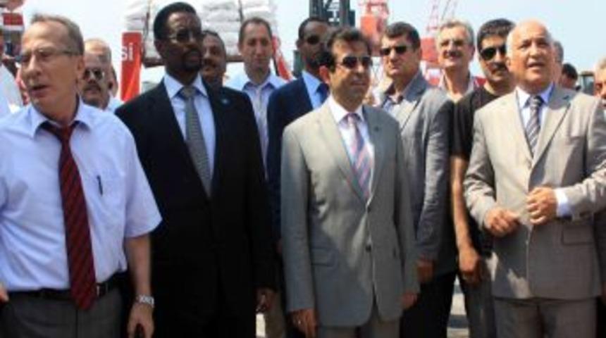 Kızılay'dan Somali'ye 77 Iş Makinesi