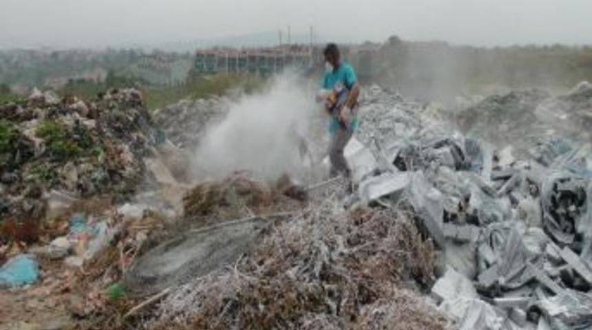 Ak&ccedil;akoca'da &Ccedil;&ouml;pl&uuml;k Tecrit Ediliyor