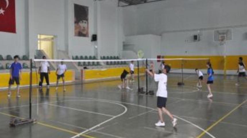 Badminton Sporu Malatya&rsquo;da Gelişimini S&uuml;rd&uuml;r&uuml;yor